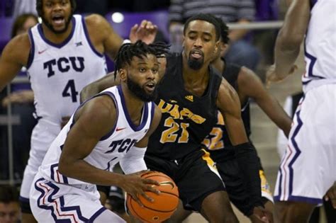 Kansas vs. Arkansas odds, prediction, betting trends for 2023 Mar.